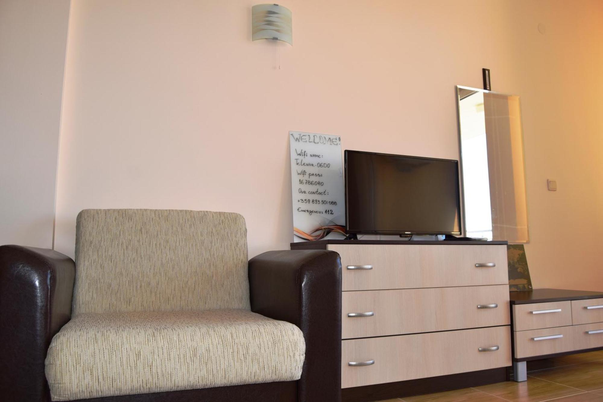 Bright Studio With Parking & Pool Sveti Vlas Esterno foto