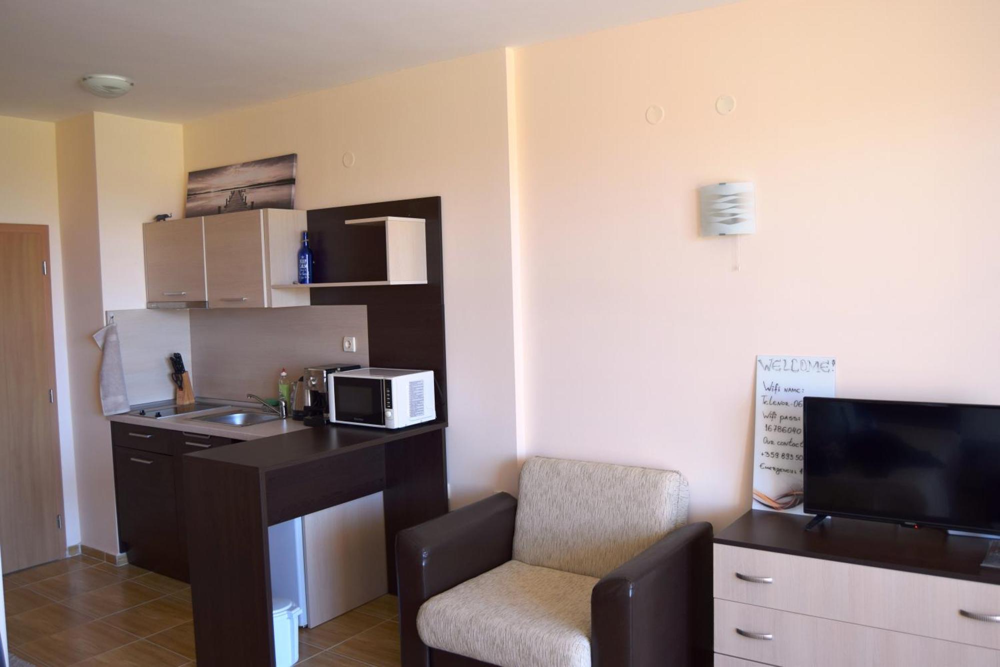 Bright Studio With Parking & Pool Sveti Vlas Esterno foto