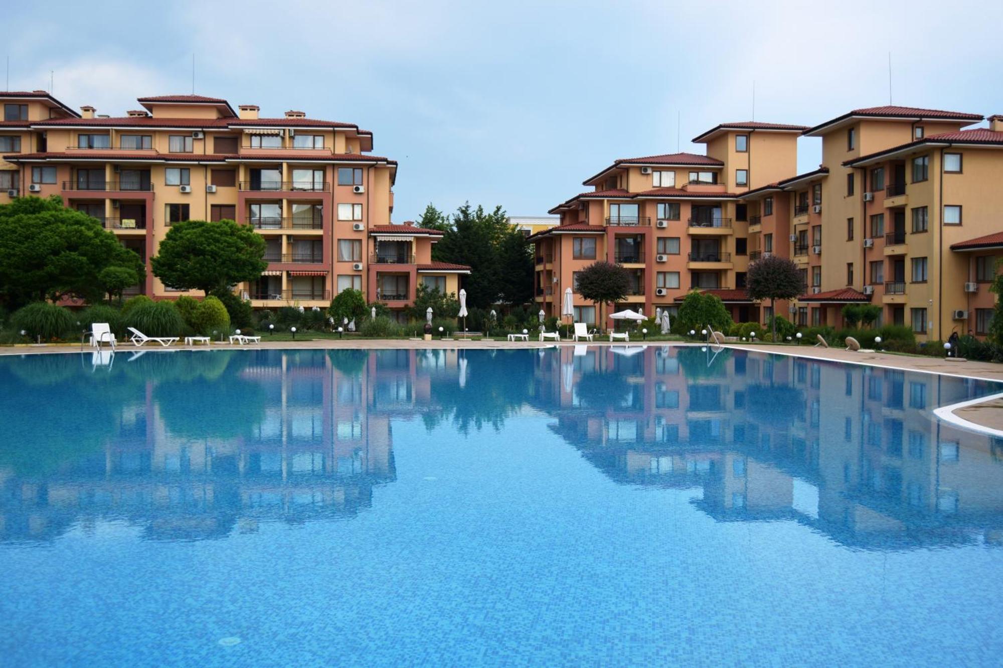 Bright Studio With Parking & Pool Sveti Vlas Esterno foto